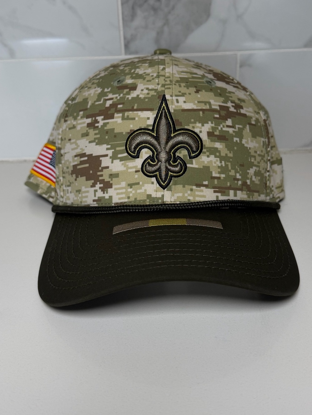 New Orleans Saints New Era 39THIRTY 2025 Salute To Service M/L Flex Hat Cap NWT!